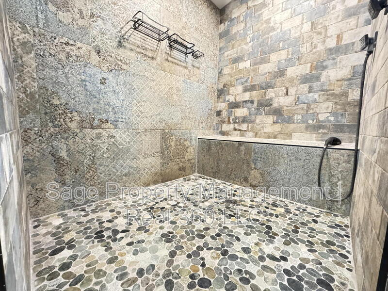 4879 N Monterey Dr – photo 5
