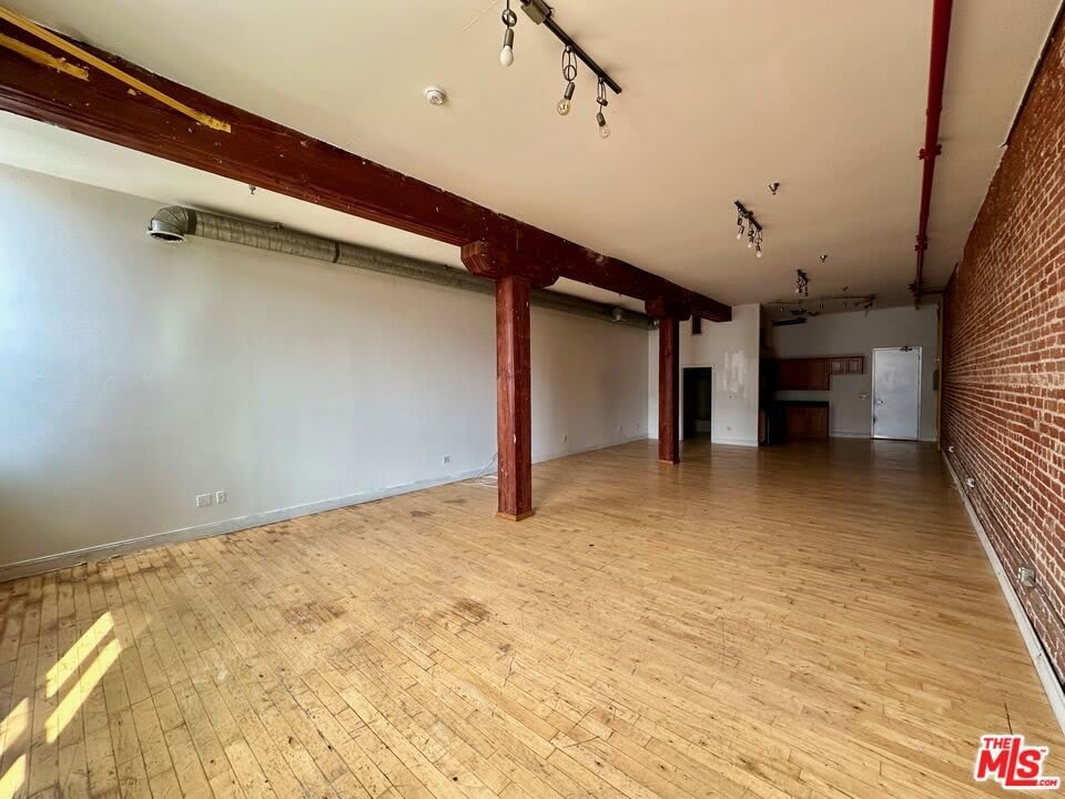 726 S Santa Fe Ave – photo 3