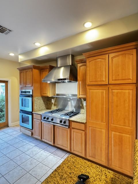 14320 Hortense Street – photo 3