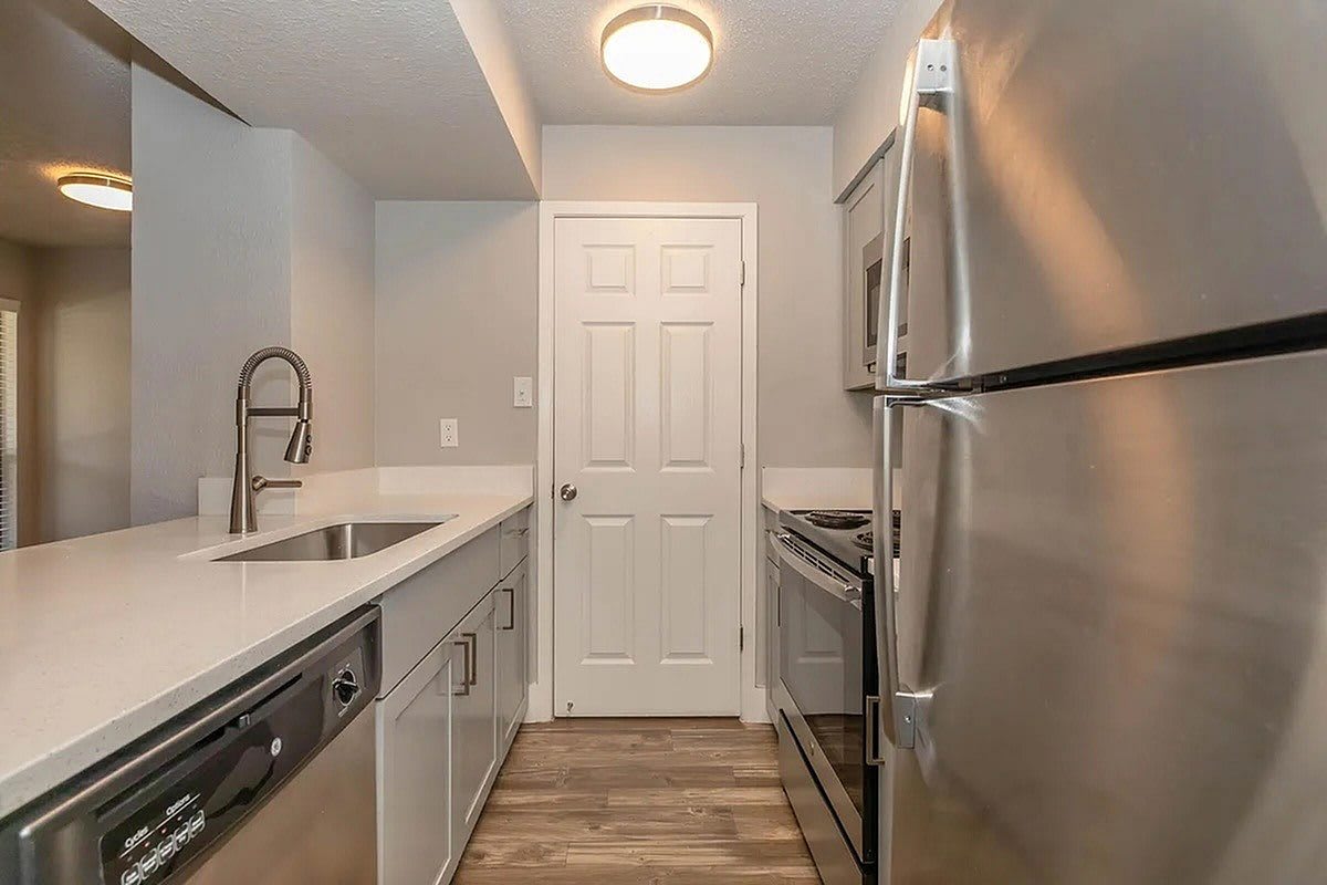 301 Greenville Apartments – photo 3