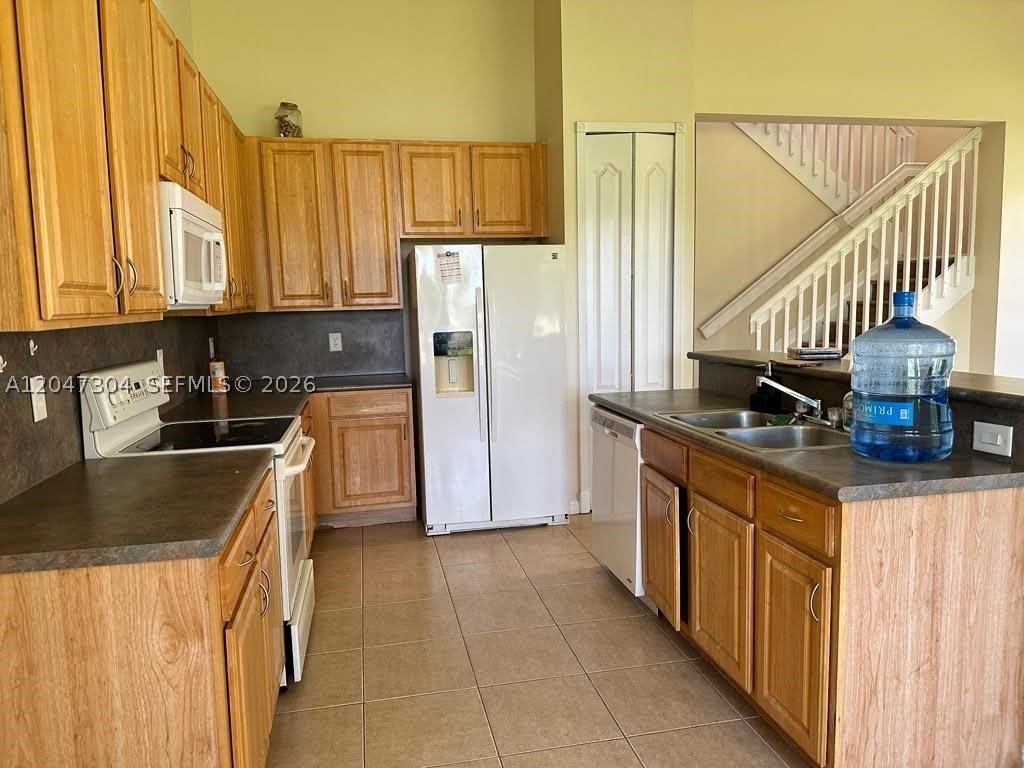 1926 Ne 3Rd Ct – photo 4