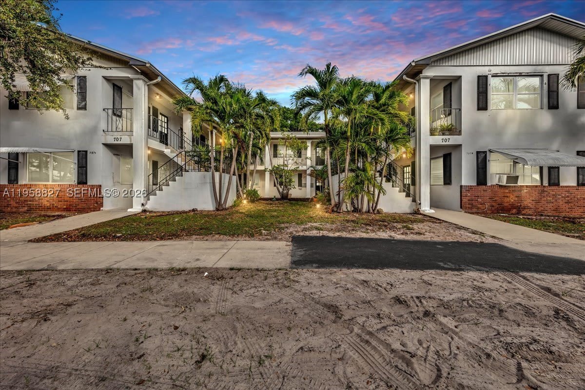 707 S 19Th Ave – photo 1