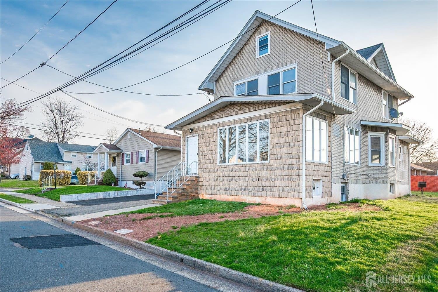 36 2nd Avenue – photo 3