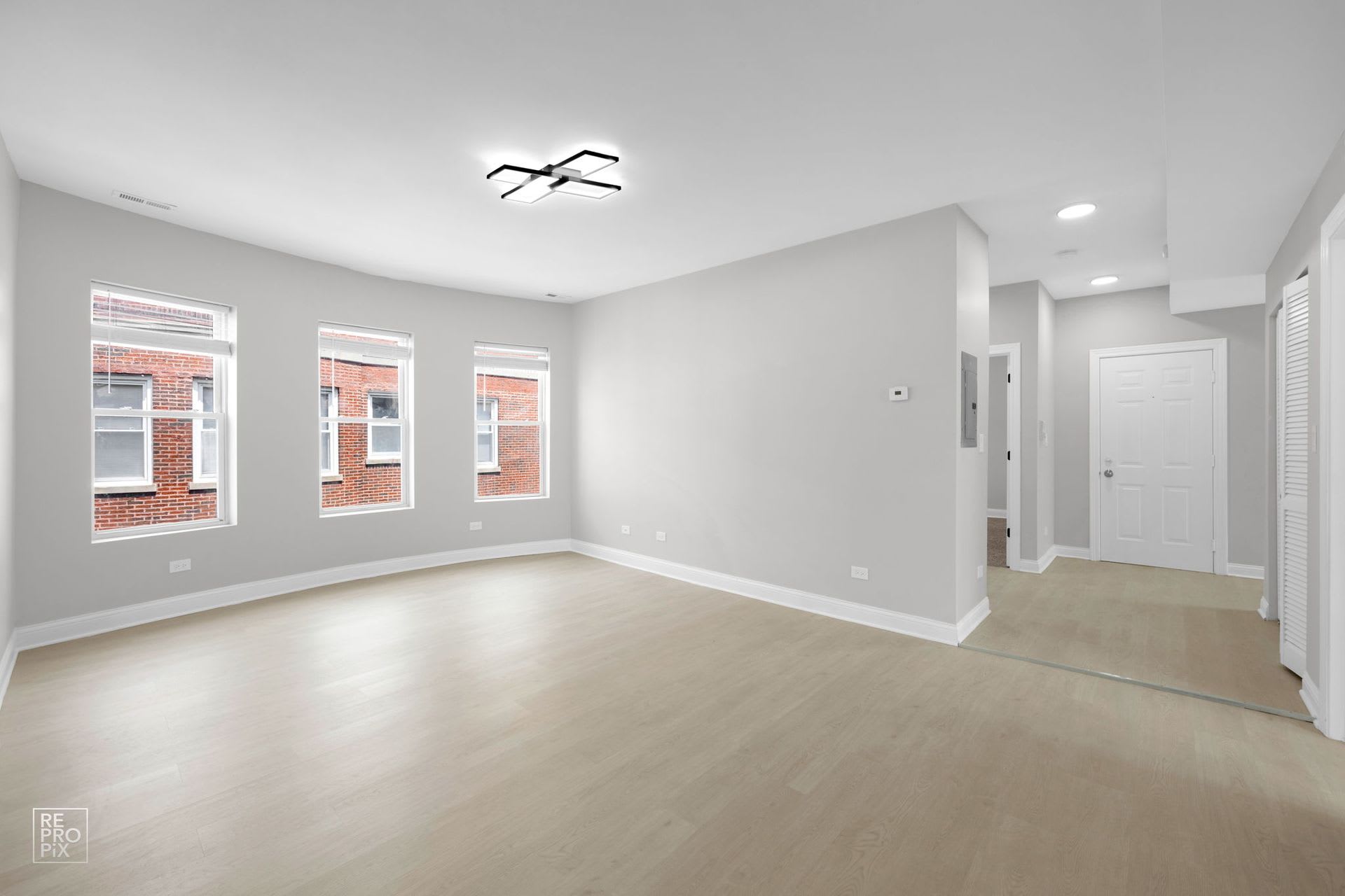 310 N Menard – photo 4