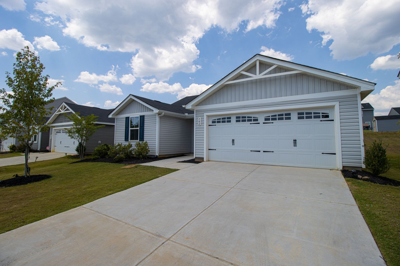 Gorgeous 3 Bedroom 2 Bath Minutes To Fort Jackson Available Mid October – photo 2