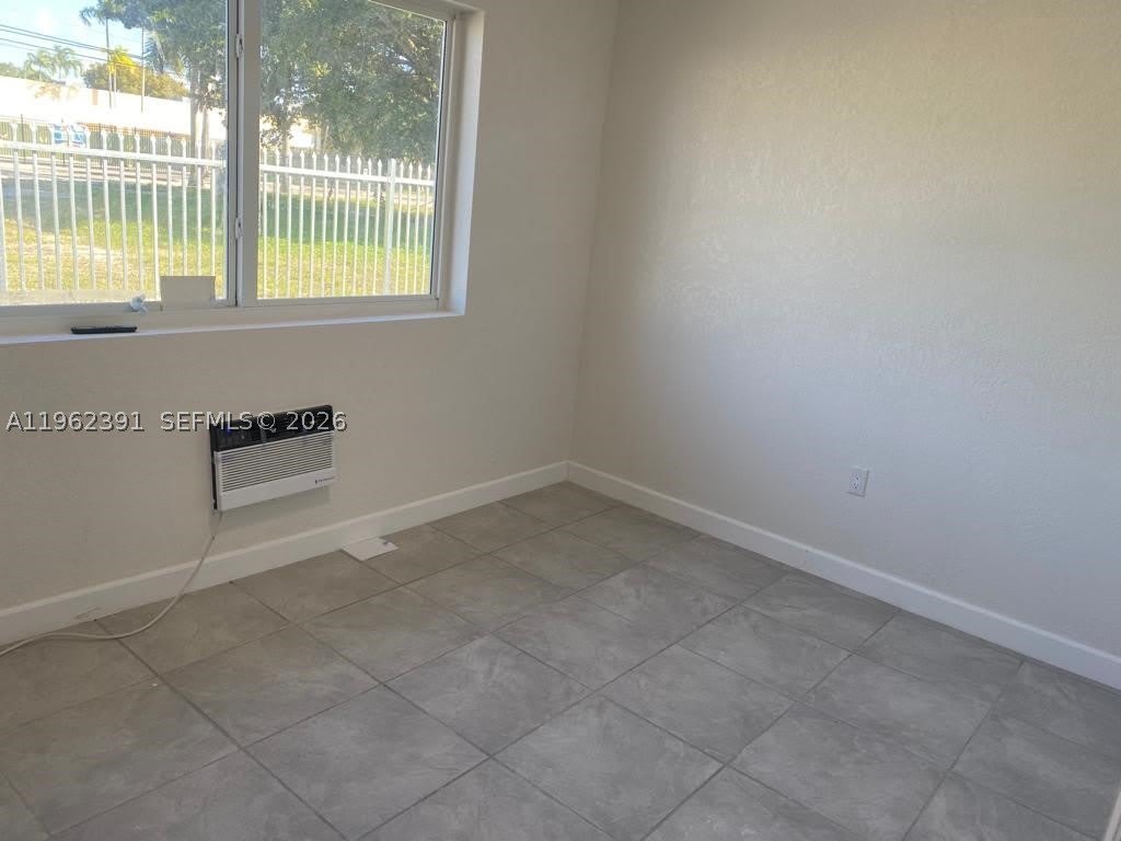 10030 W Indigo St – photo 4