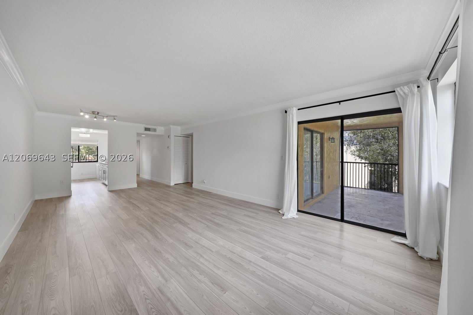 185 Lakeview Dr – photo 5
