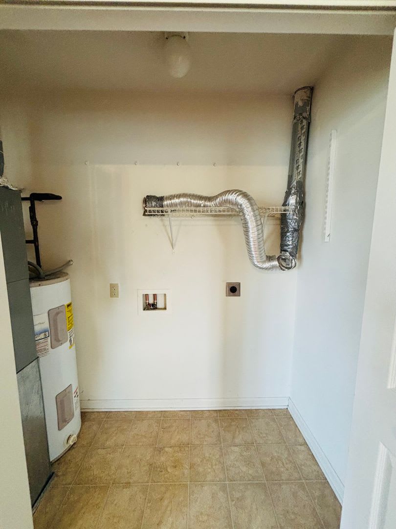 2 Bedroom 1 Bath Townhouse – photo 3
