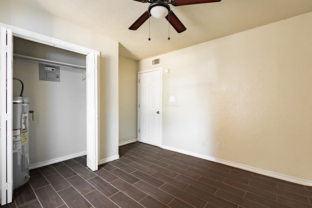 1385 Rivera Dr – photo 2
