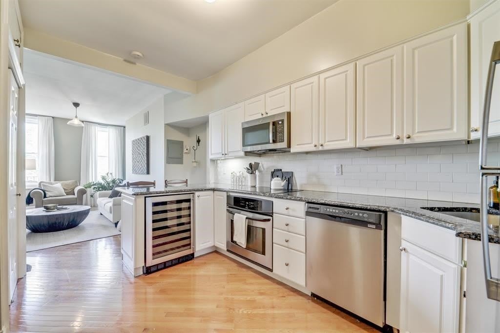 931 PARK AVE – photo 1