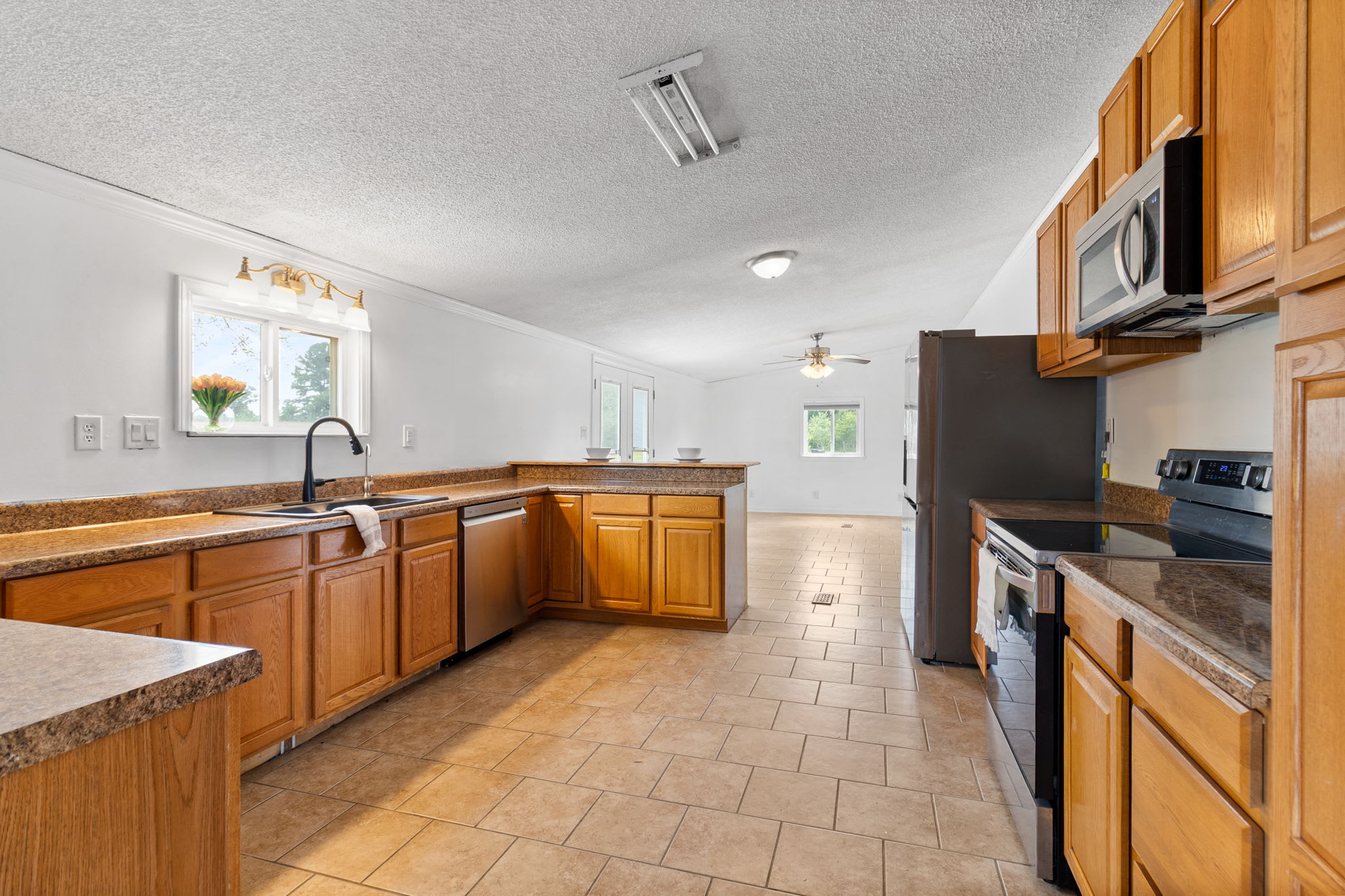 4450 Zabell Drive – photo 2