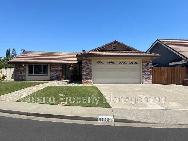 142 Hillview Drive – photo 1