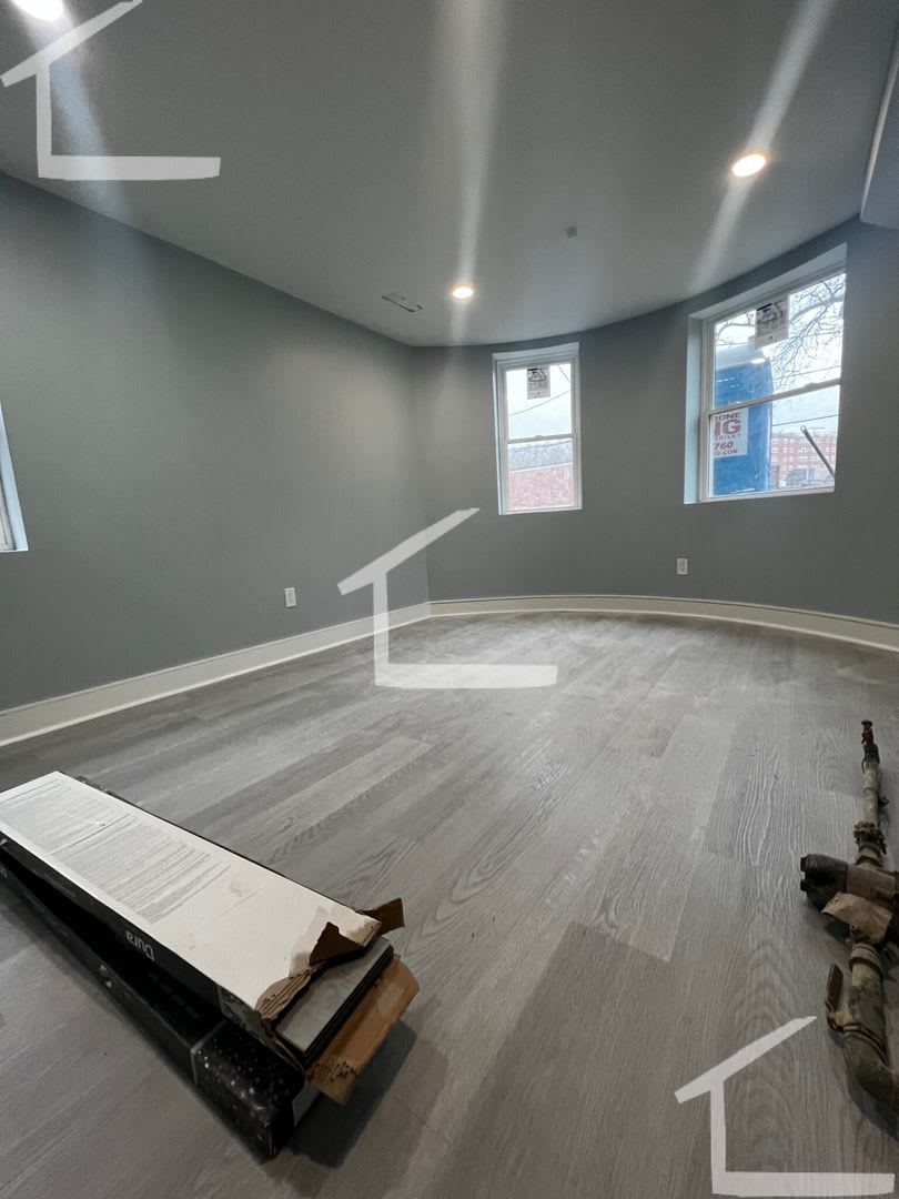 Charming 3 Bedroom-No Broker Fee – photo 3