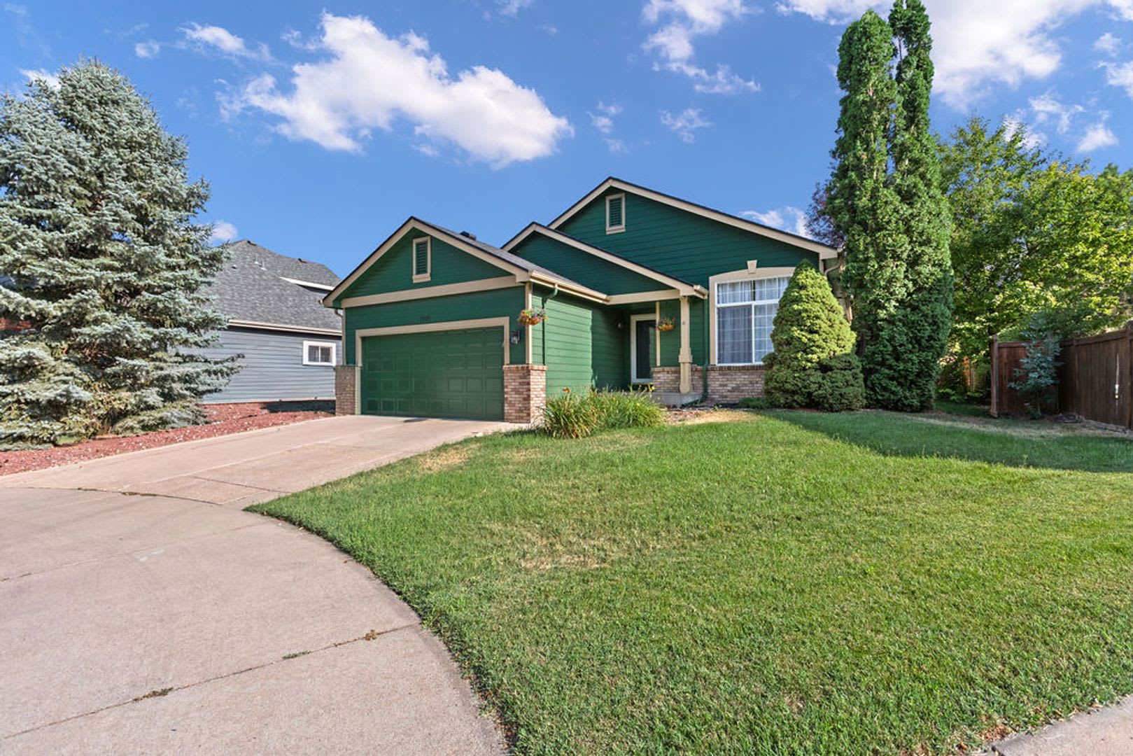 5 Bedroom Available in Timber Creek – photo 3