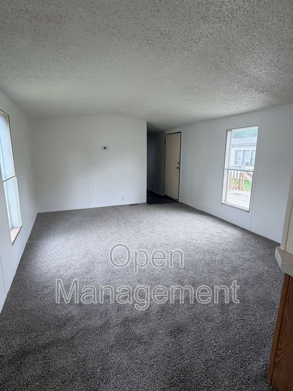 2541 HORN AVE – photo 3