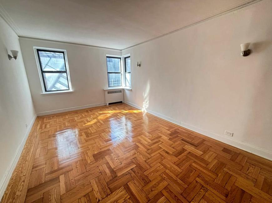 6 East 167th Street – photo 1
