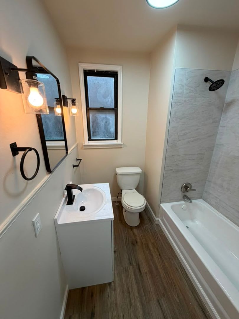 Spacious 5Br Home In Wilmerding Section 8 Considered – photo 4