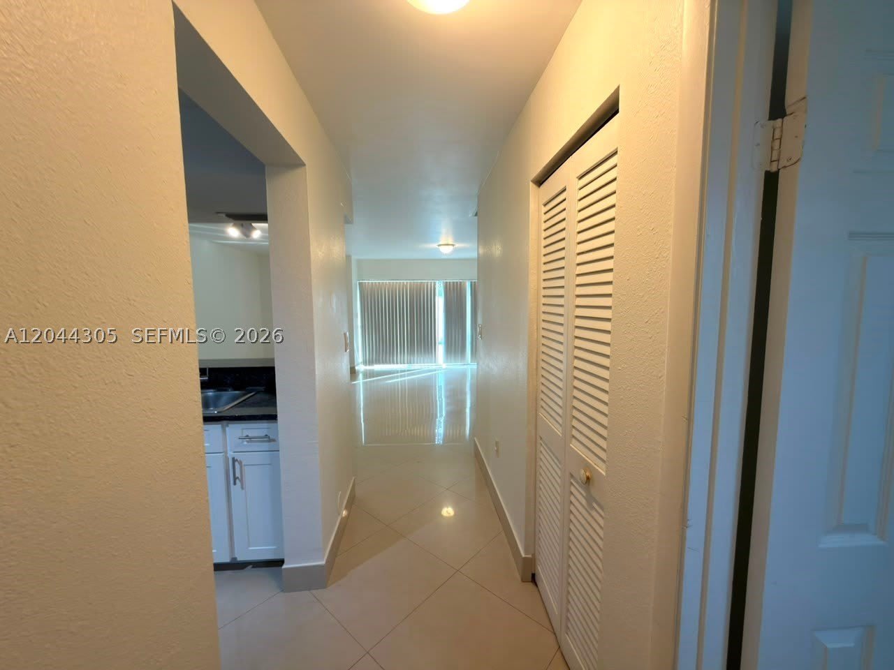 862 Crystal Lake Dr – photo 4