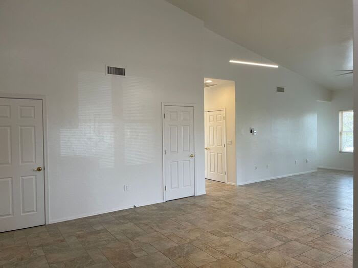 1046 North 4Th Avenue – photo 4