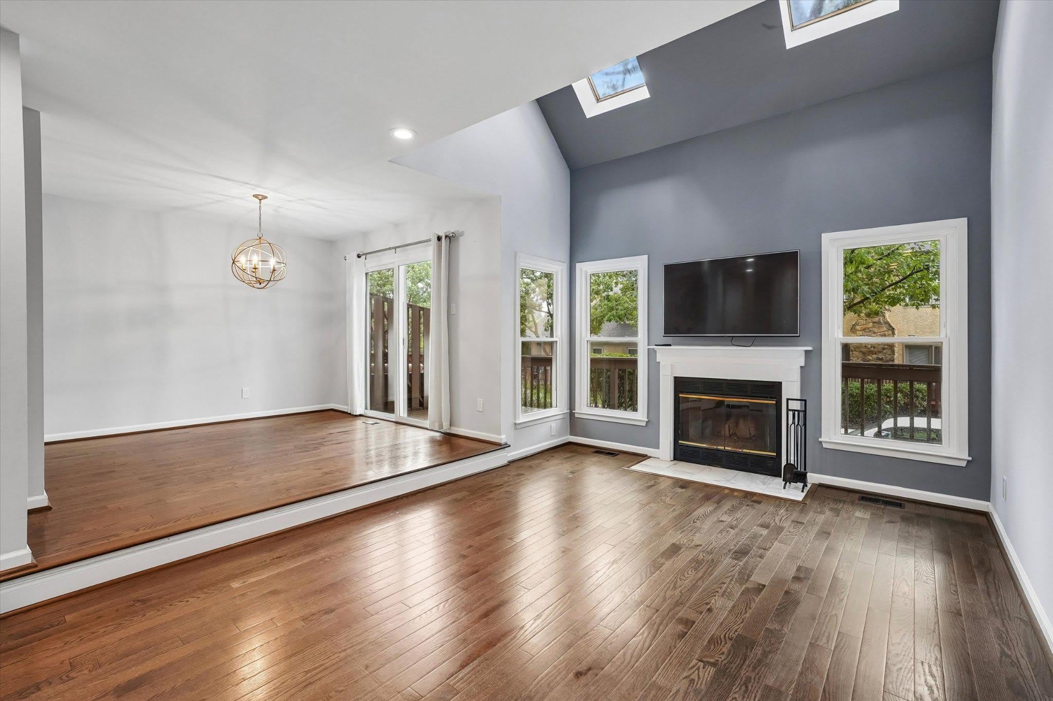 1604 COTSWALD Court – photo 5
