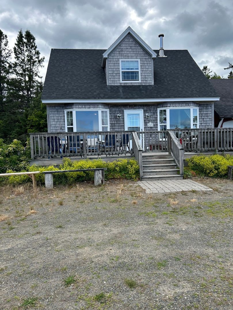 Charming 1BR House in Lubec – photo 1