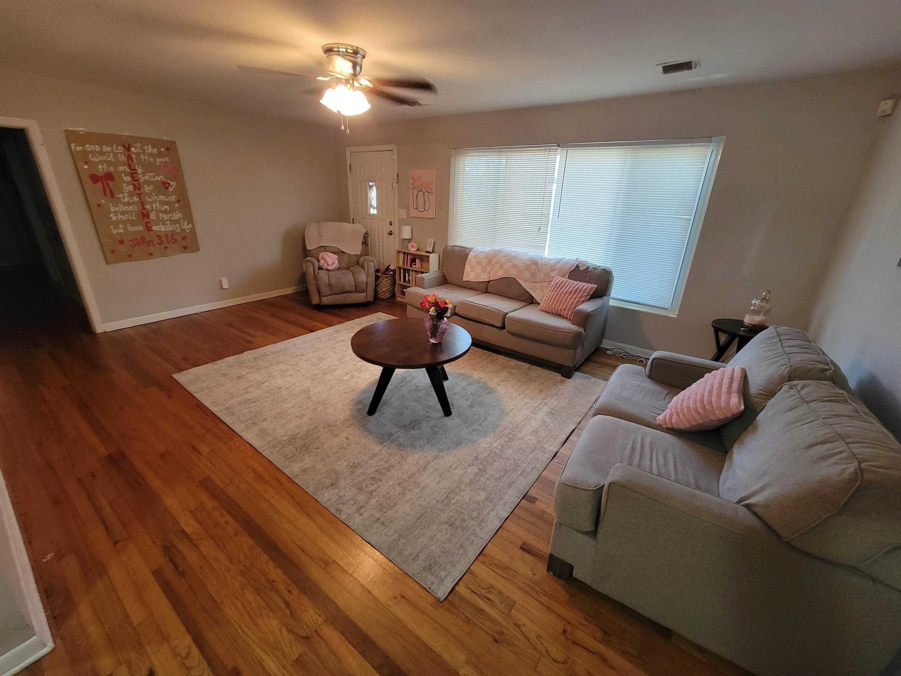 2107 High Road – photo 3