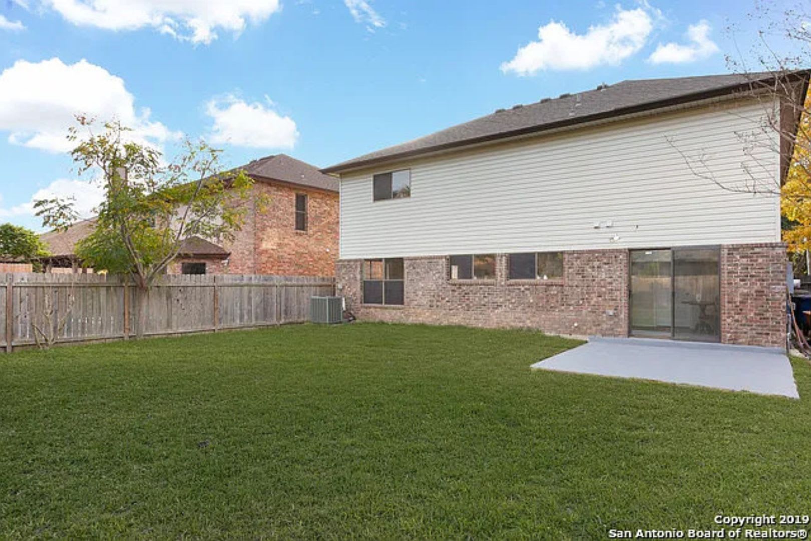 Welcome home to this charming two-story home nestled in the highly desirable Regency Meadow – photo 5