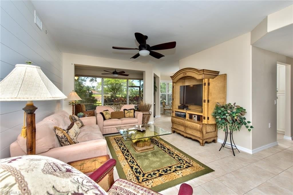 2190 ARIELLE Dr – photo 2