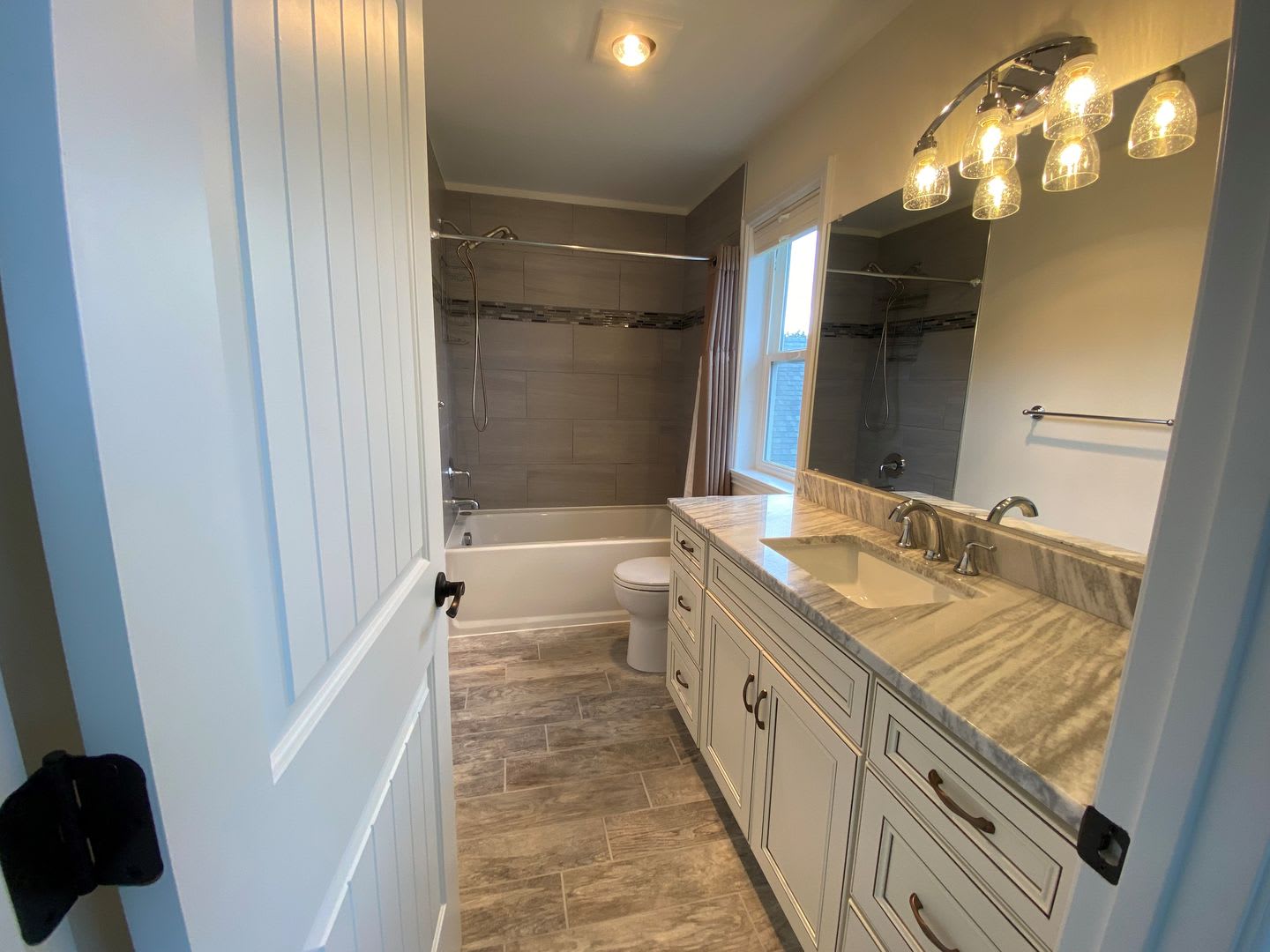 2 Bedroom 2 5 Bath Beautiful Custom Home For Rent – photo 5