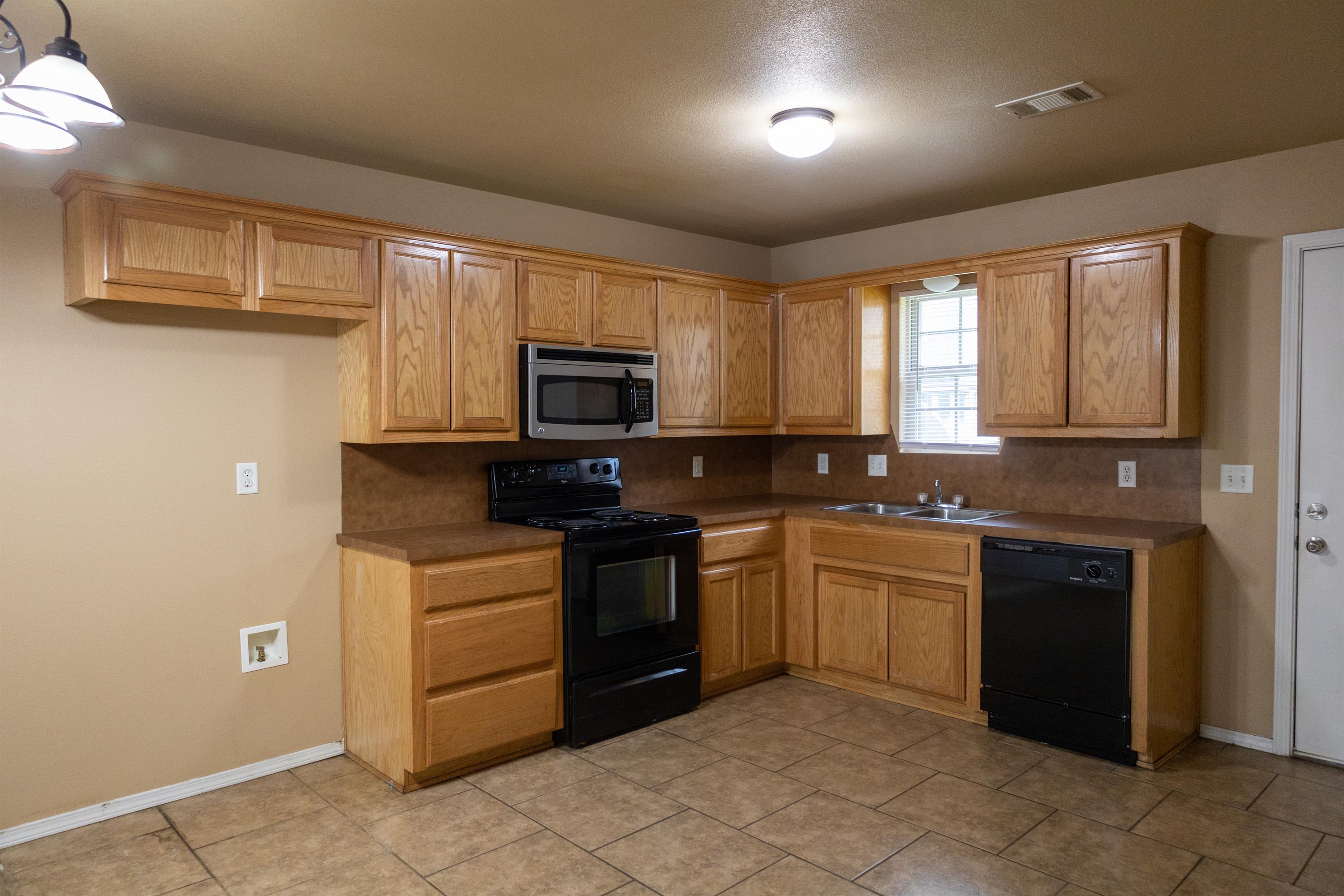 402 Main Street – photo 3