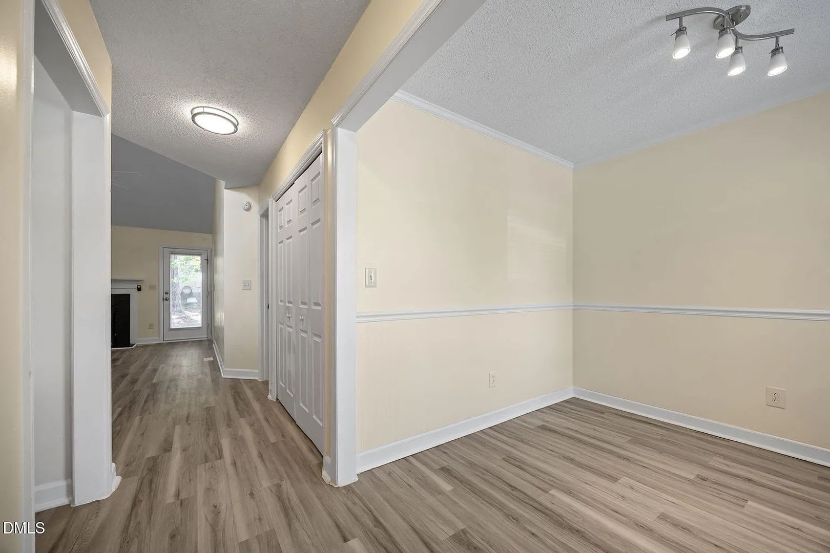 Room in 3 Bedroom Home in Raleigh – photo 3