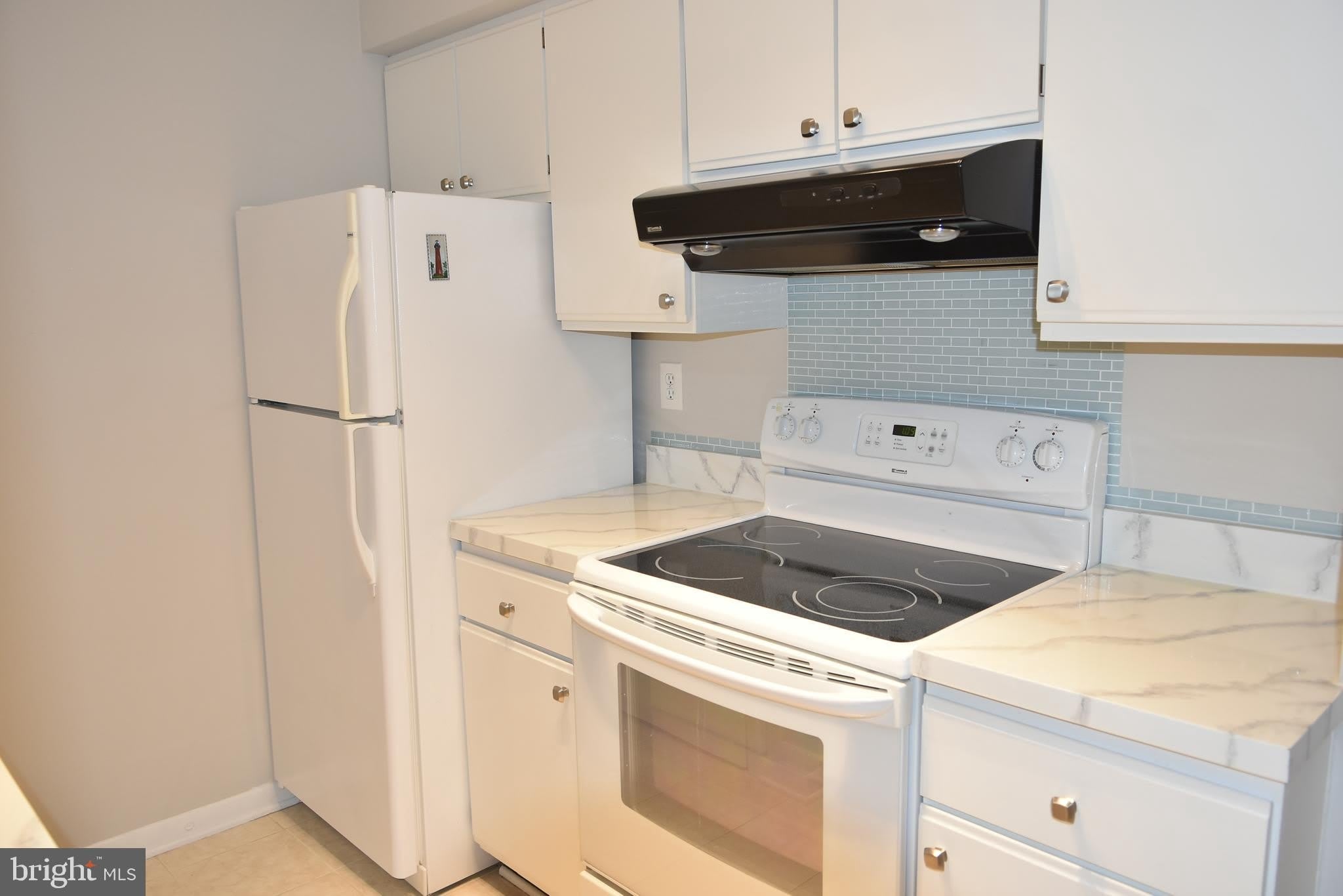 5765 REXFORD Court – photo 2