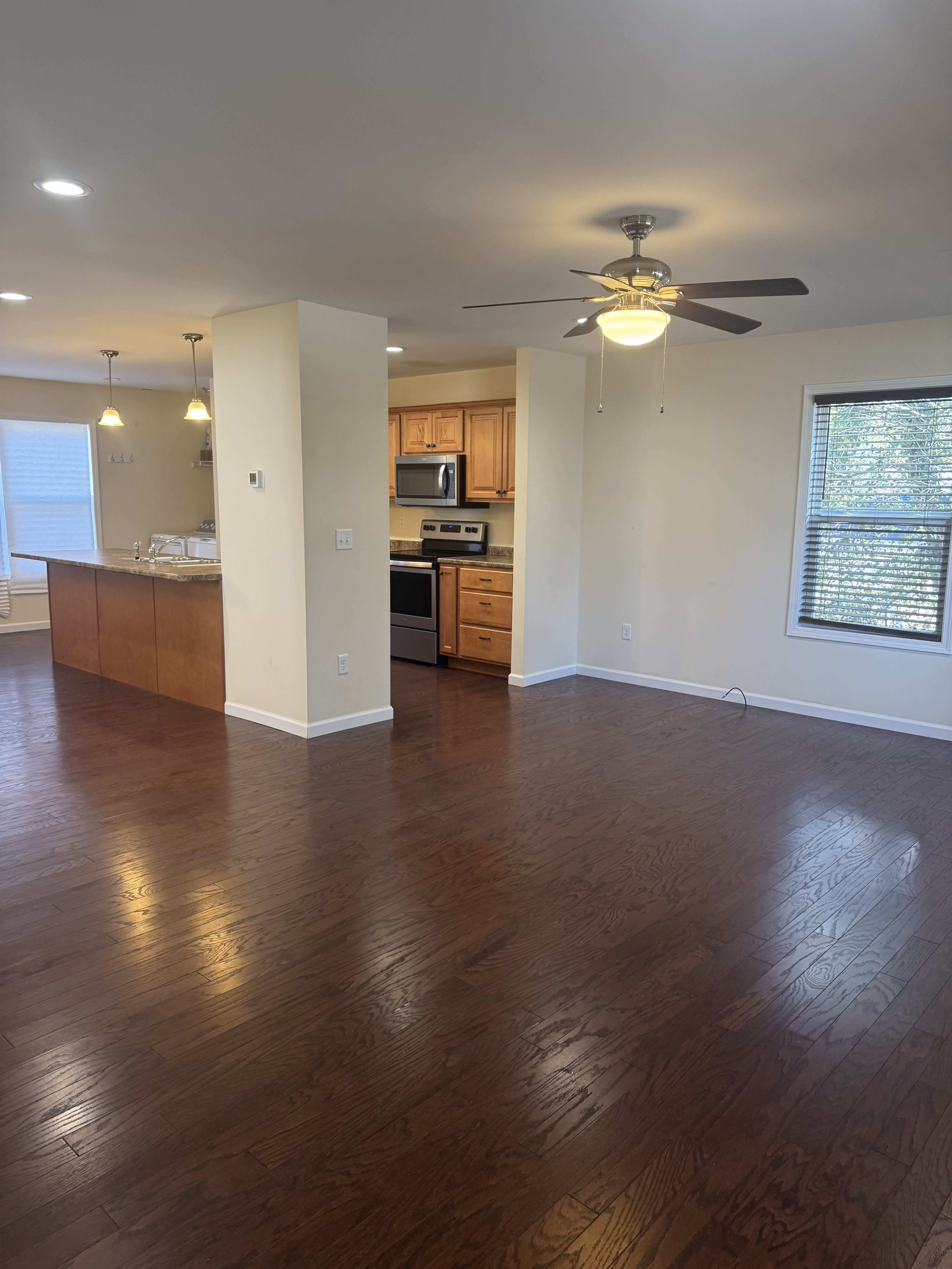 275 Rock Hill Rd – photo 3