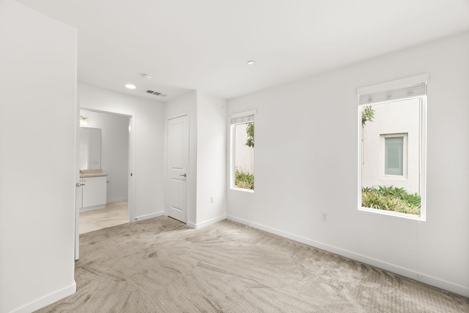 Beautiful Townhome – photo 3