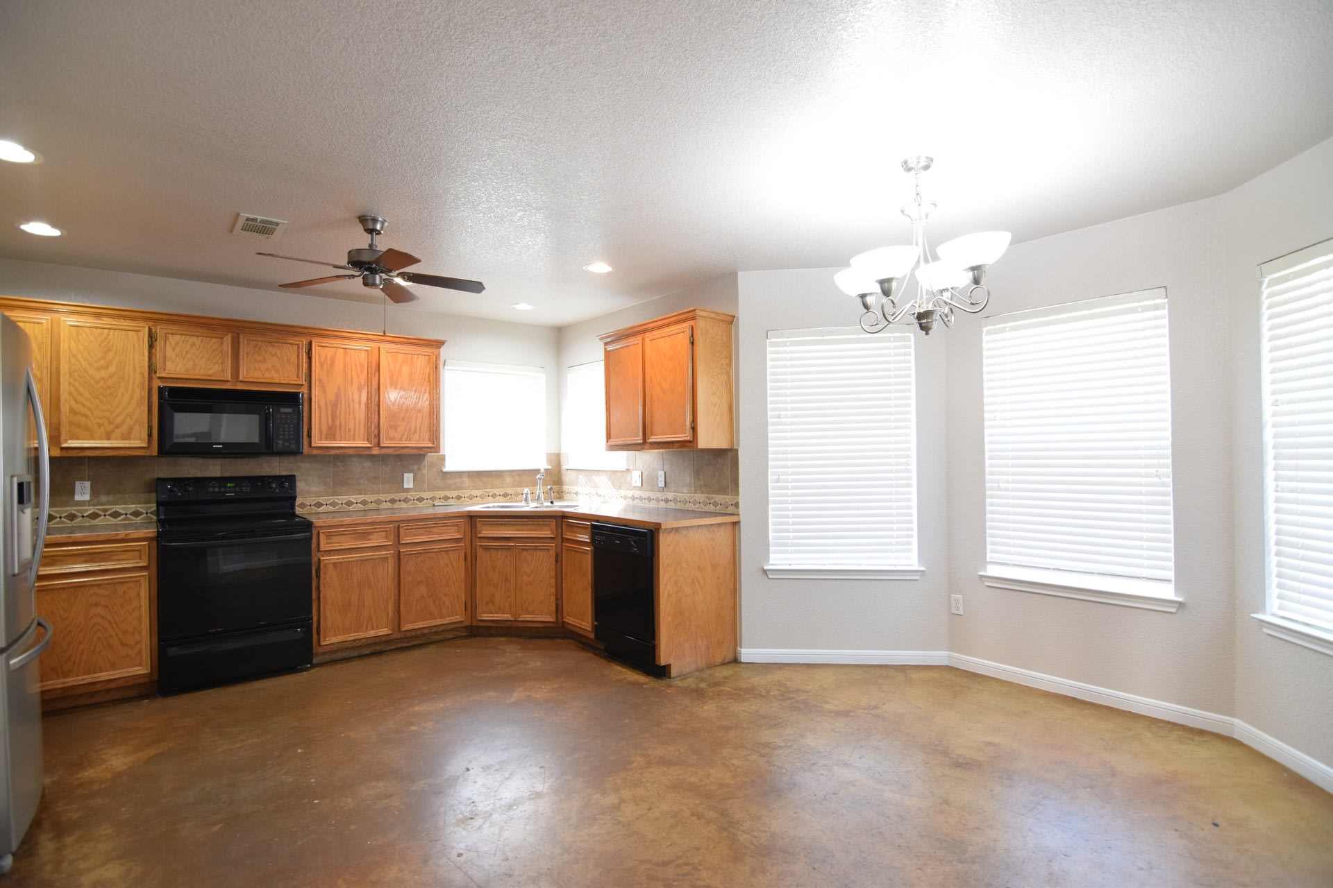3411 Lauren St – photo 5