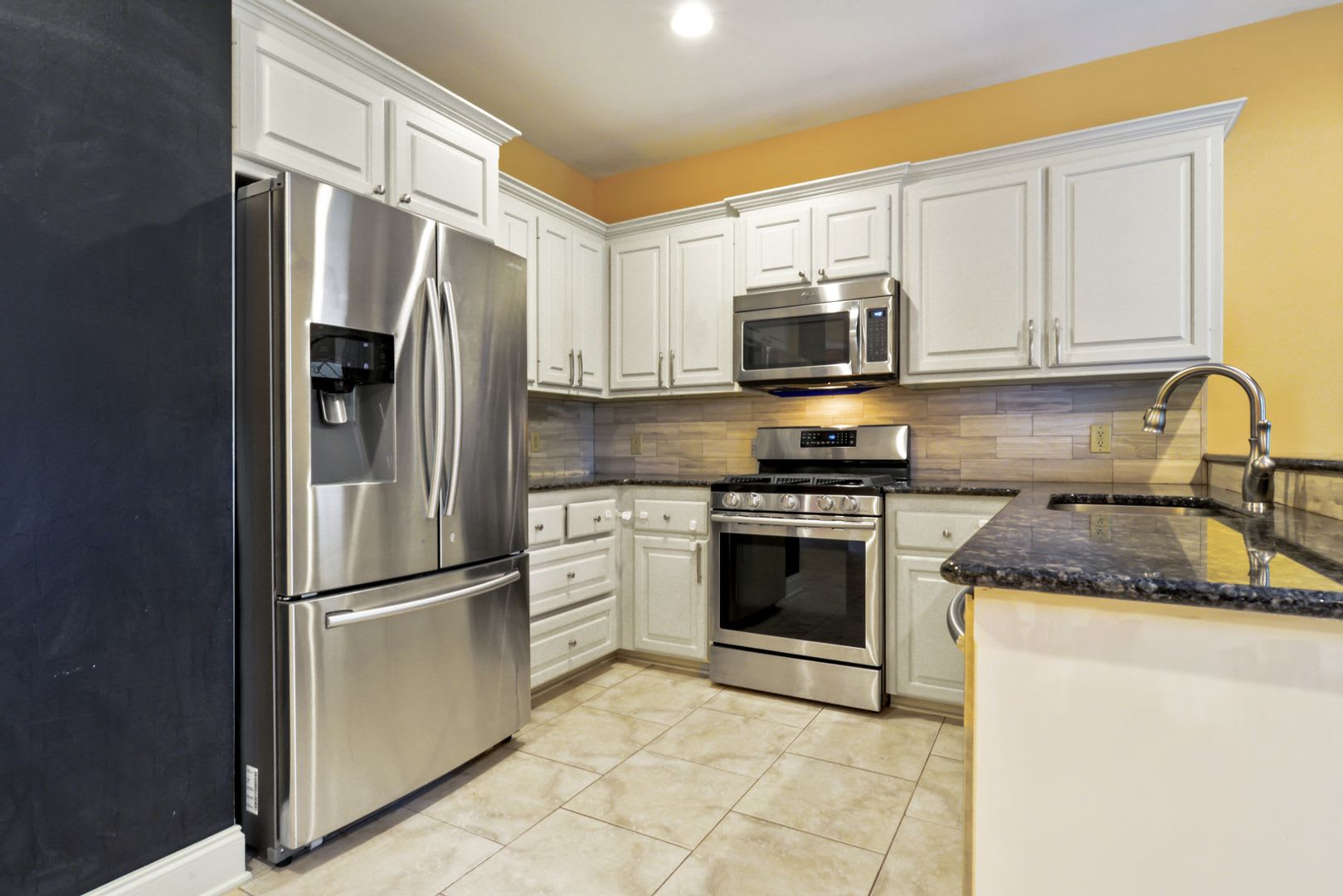 Newly Reduced Price! Nice 3 bedroom 2 bath home in Baton Rouge, LA. – photo 3