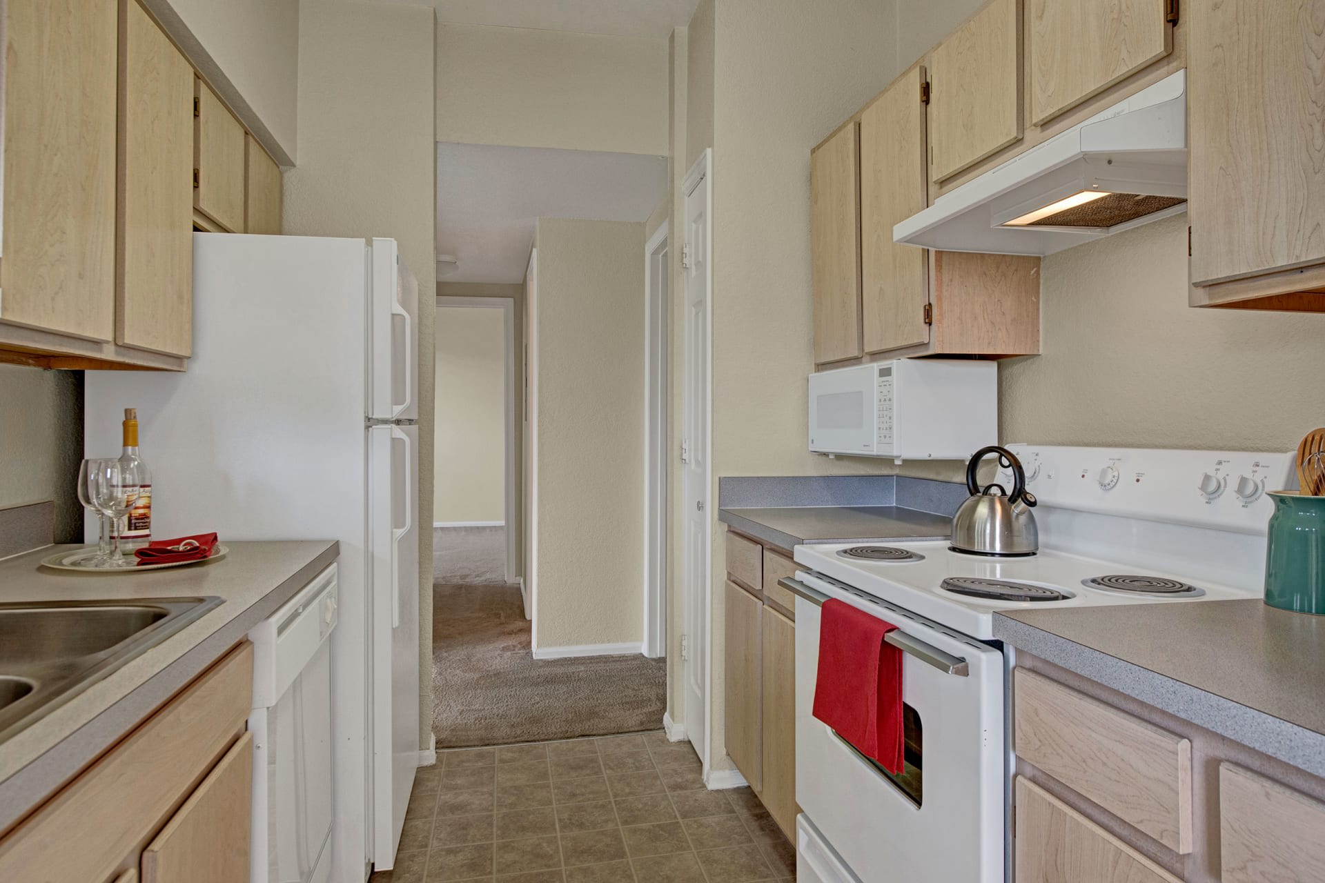 Camelback Pointe Apartment Homes – photo 4