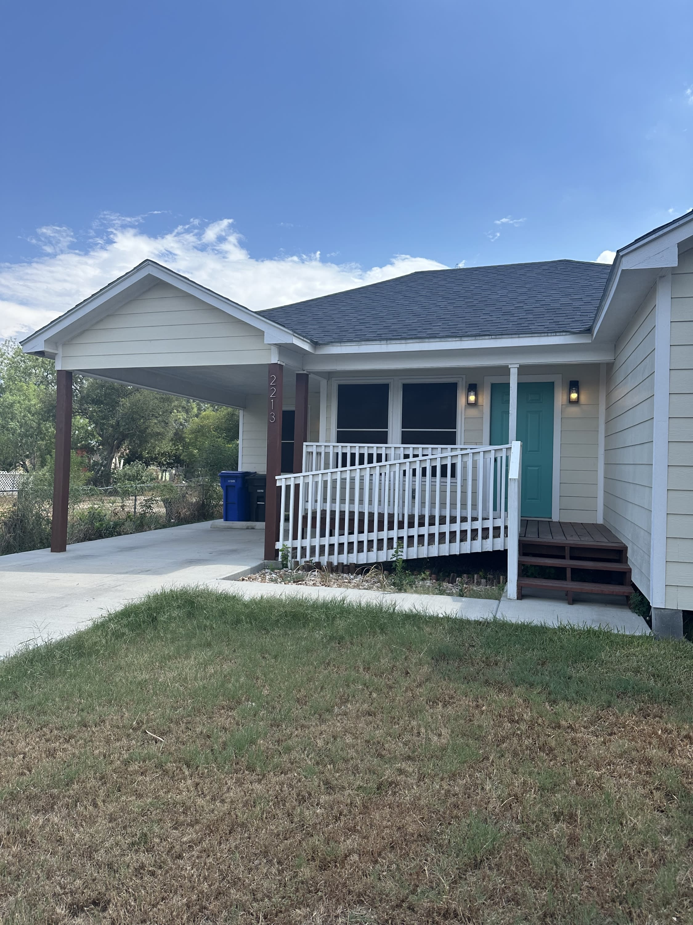 2213 Diaz Avenue – photo 1