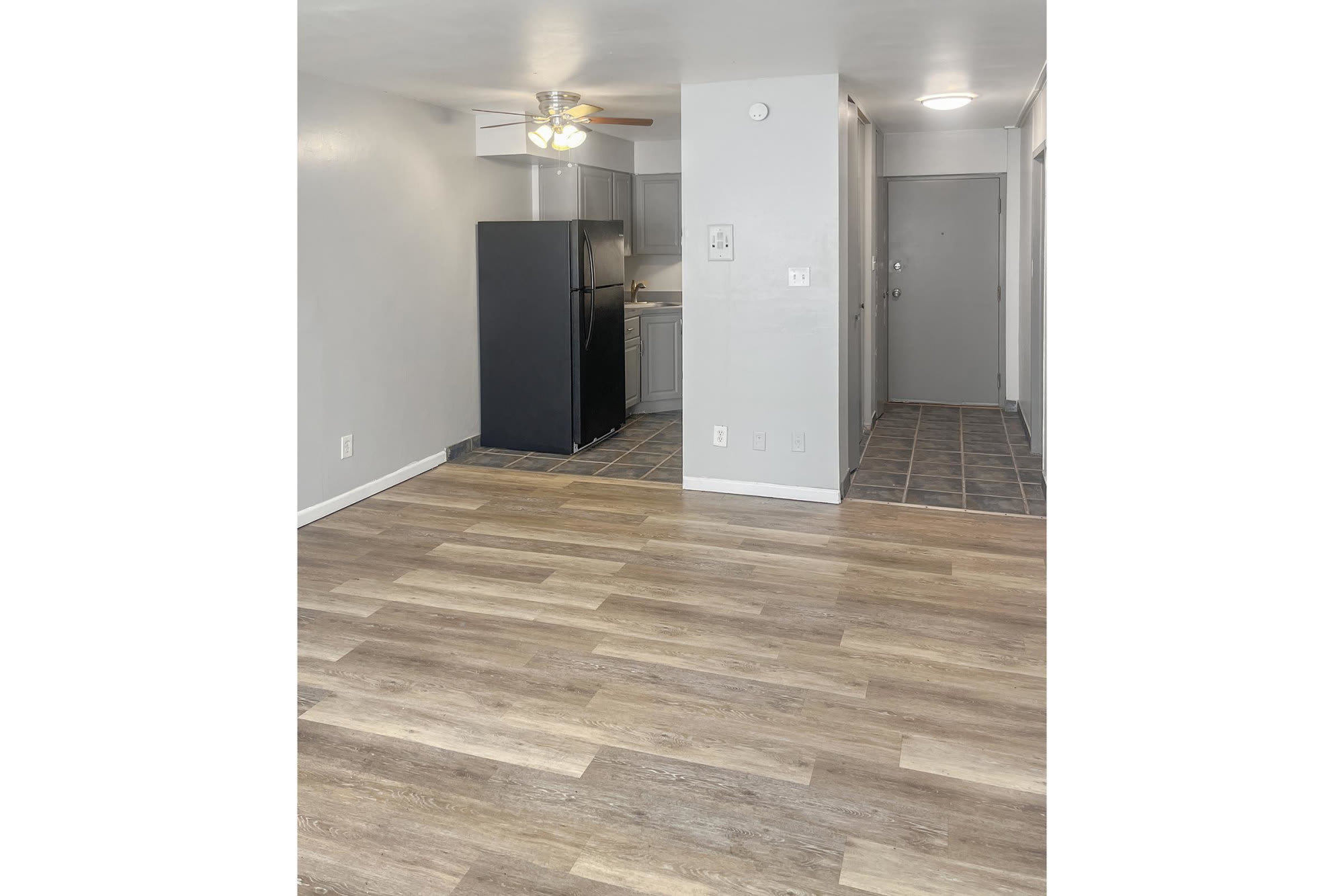 Diplomat Apartments – photo 4