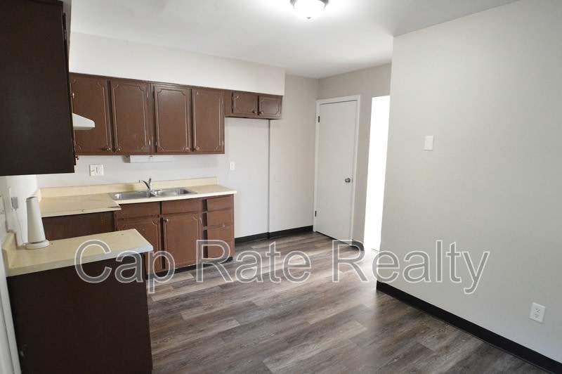 397 Barnett Rd – photo 5
