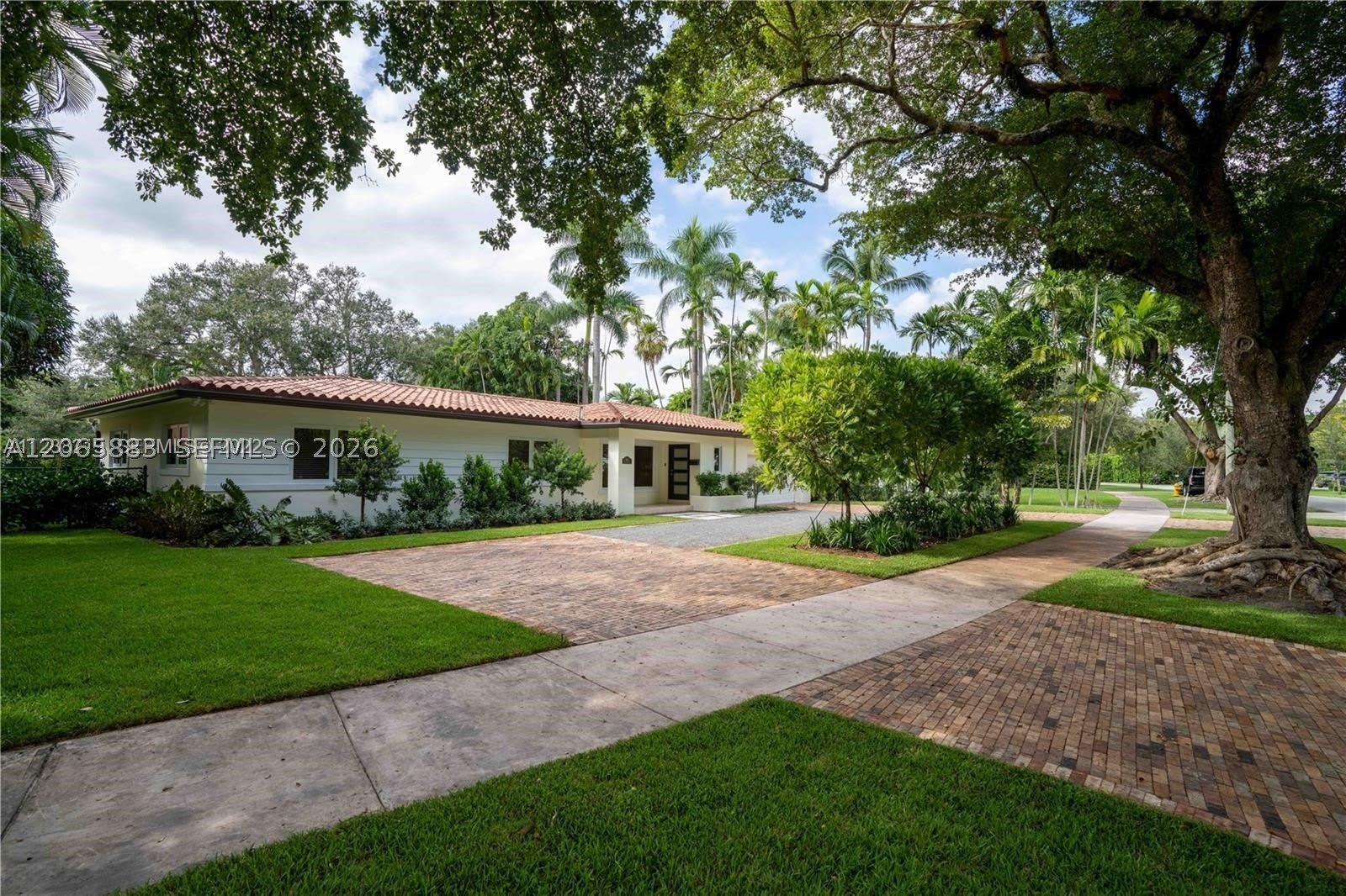 4150 Monserrate St – photo 4