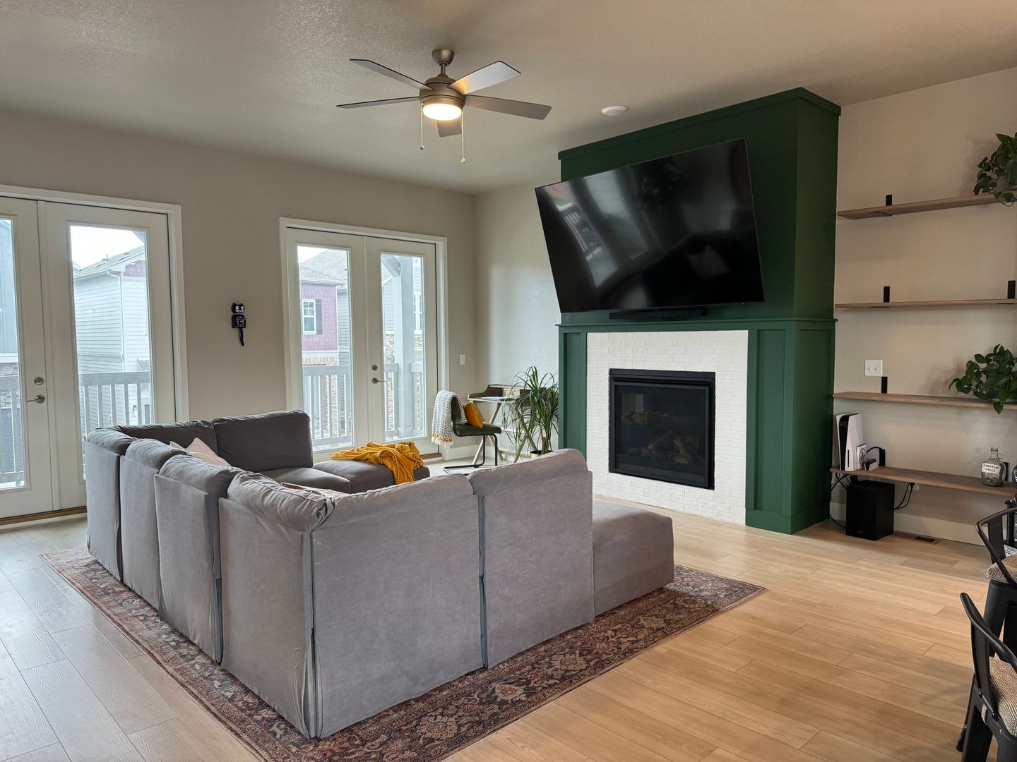 Almost New Central Location Like New 3 4 Bed 4 Bath 2 Car Gated Complex – photo 3