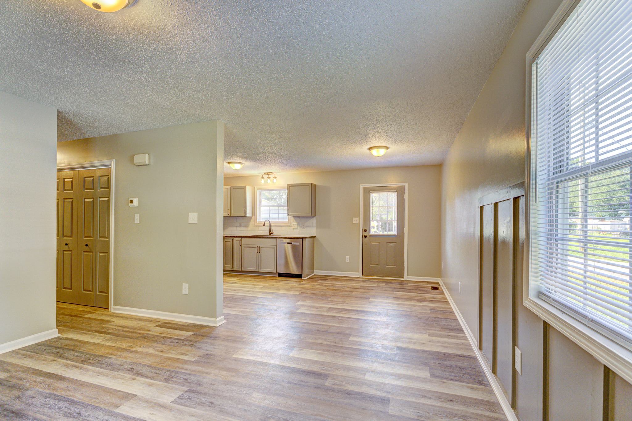 214 Putnam St – photo 4