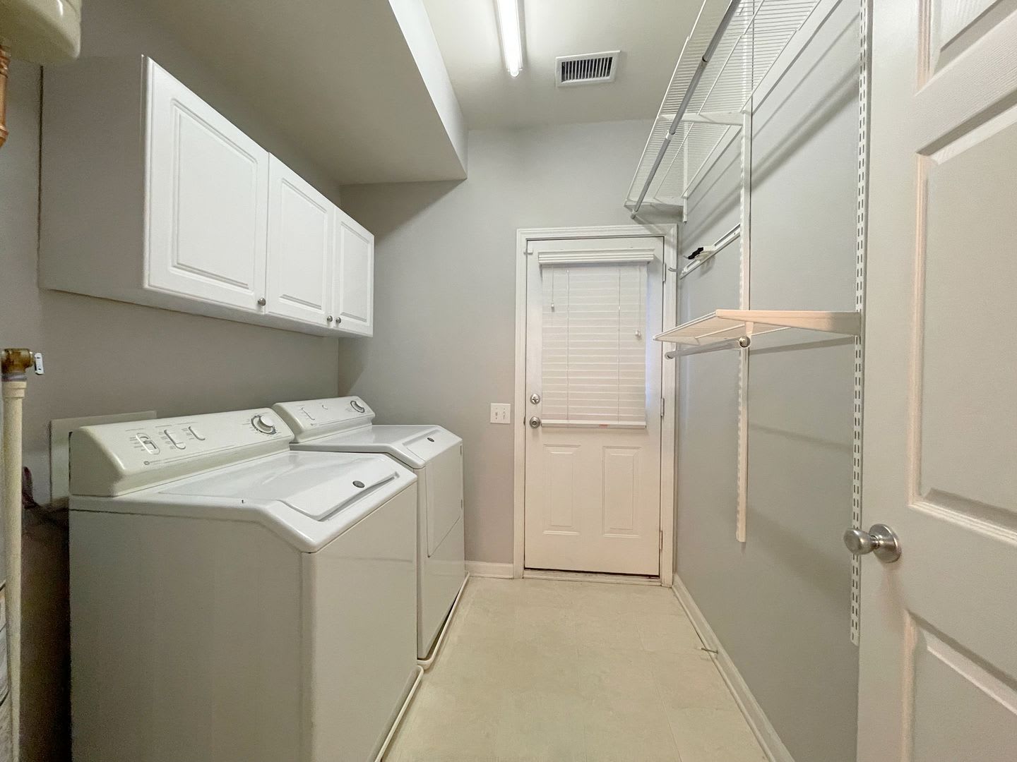 South Park Townhome For Immediate Move In – photo 5