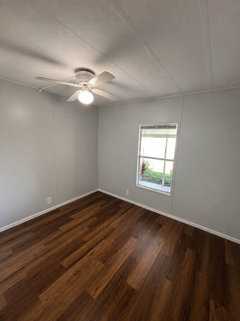 2BR/1BA Wesley Chapel Mobile Home w/ Carport – Utilities Included! – photo 5