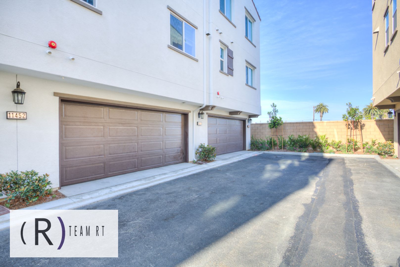 Gorgeous 3 Story 4 Bedroom 3 5 Bathroom Brand New Residence In The Heart Of Artesia – photo 2