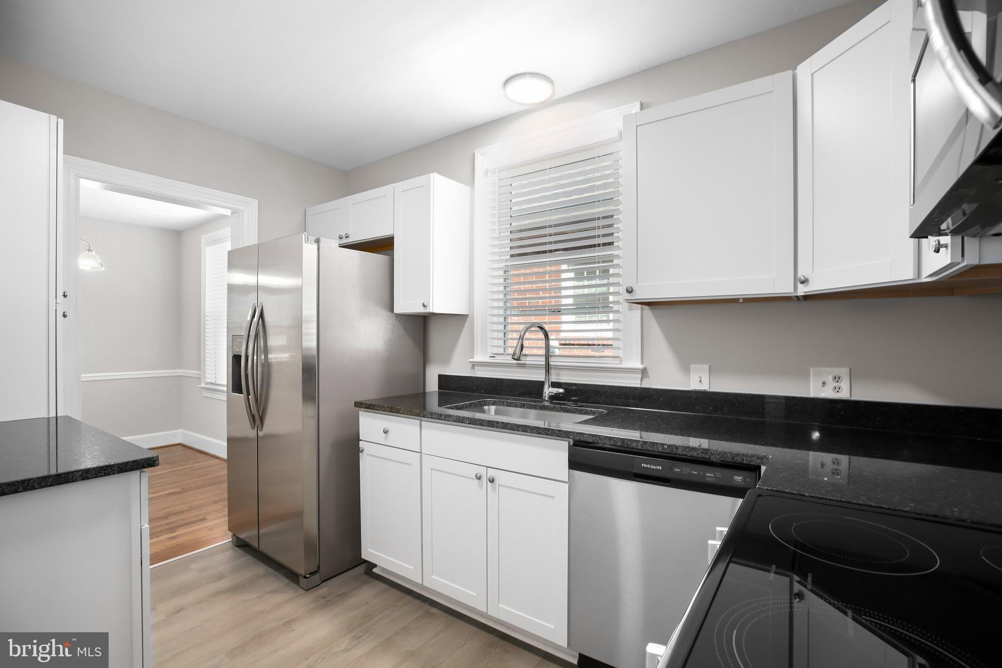 1213 STAFFORD Avenue – photo 2