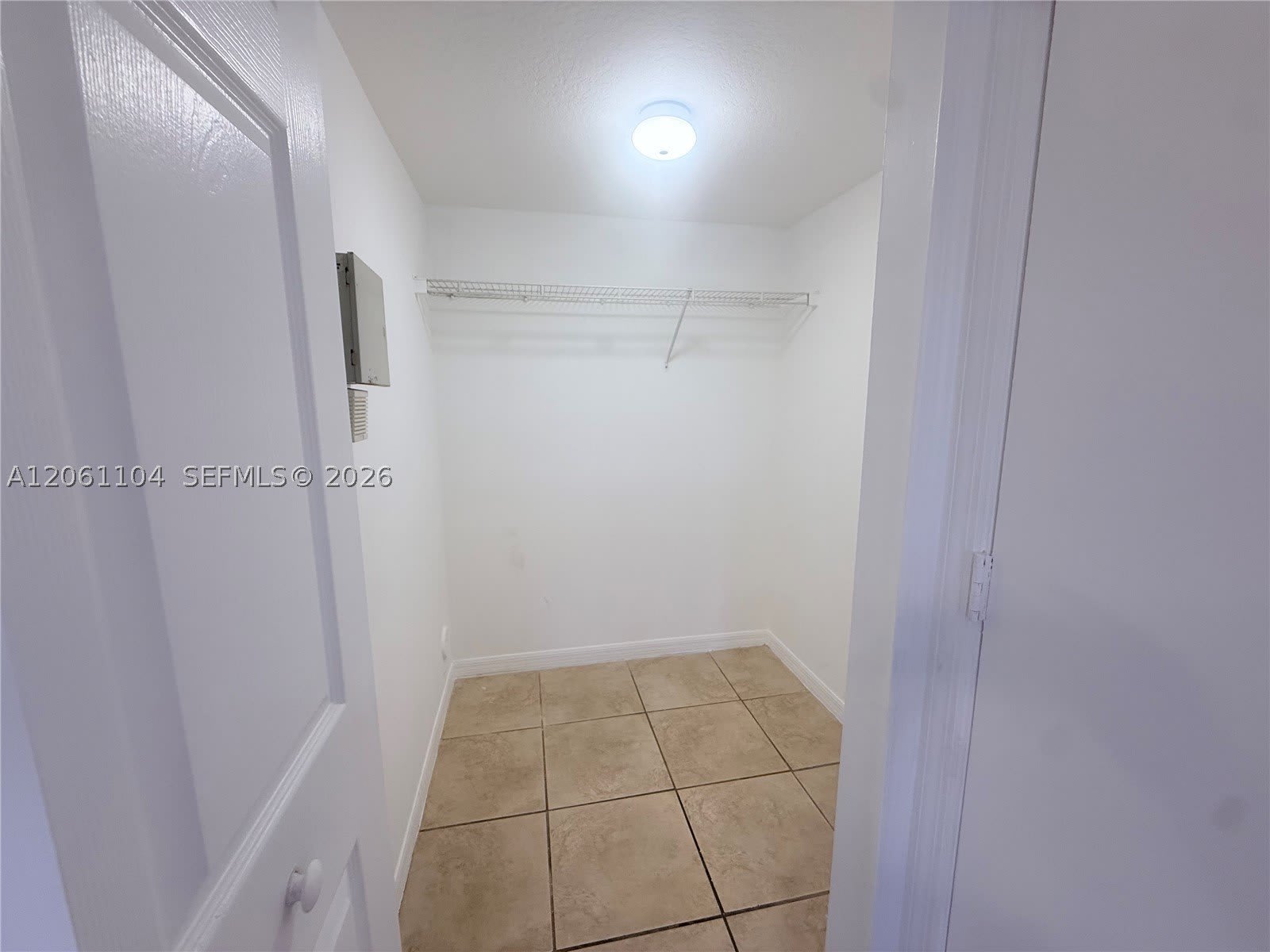 995 NE 34th Ave – photo 2