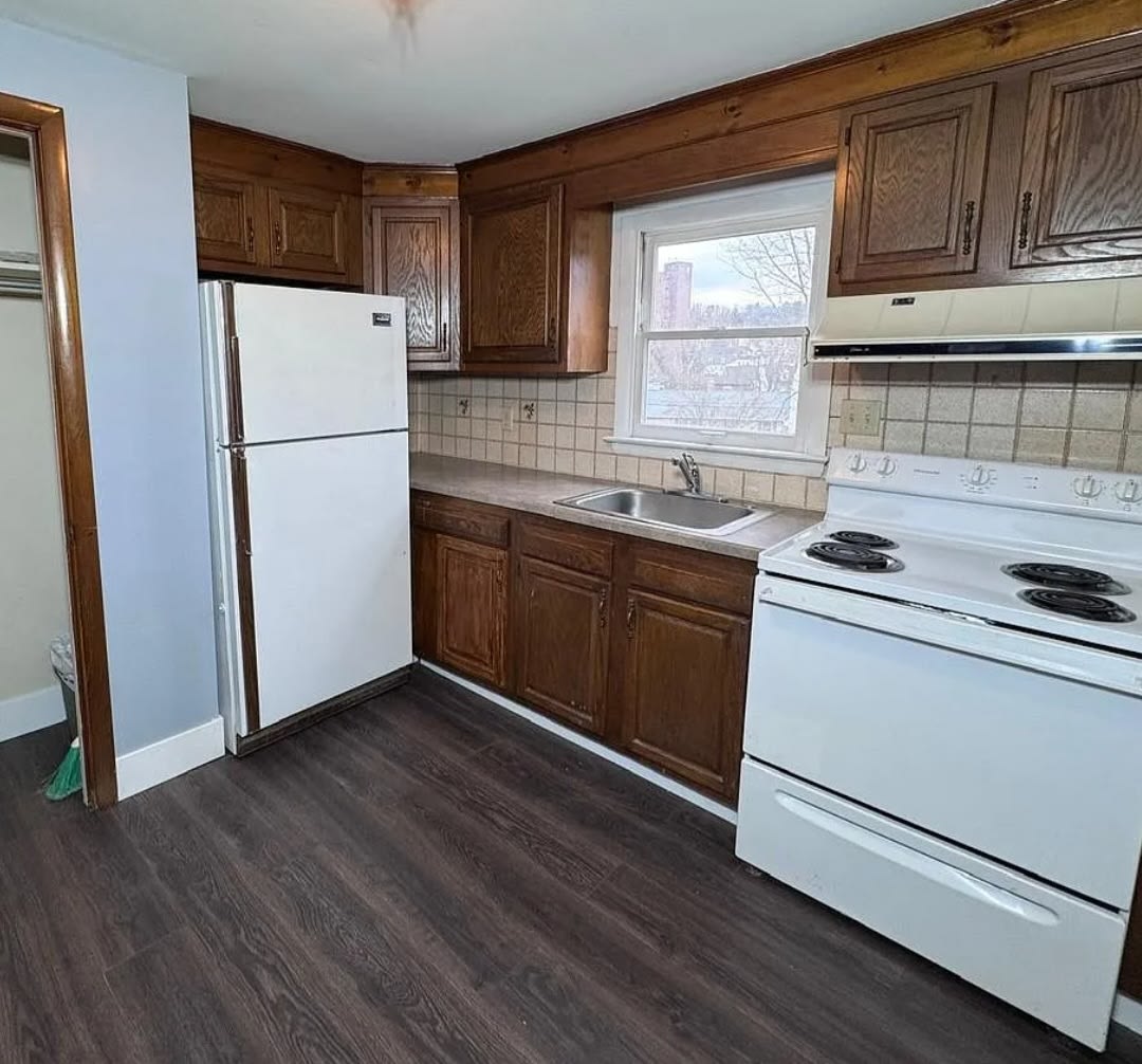 325 New Castle Street – photo 3