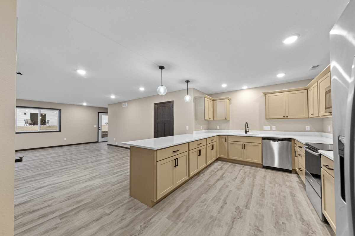 3200 Noble Dr – photo 3